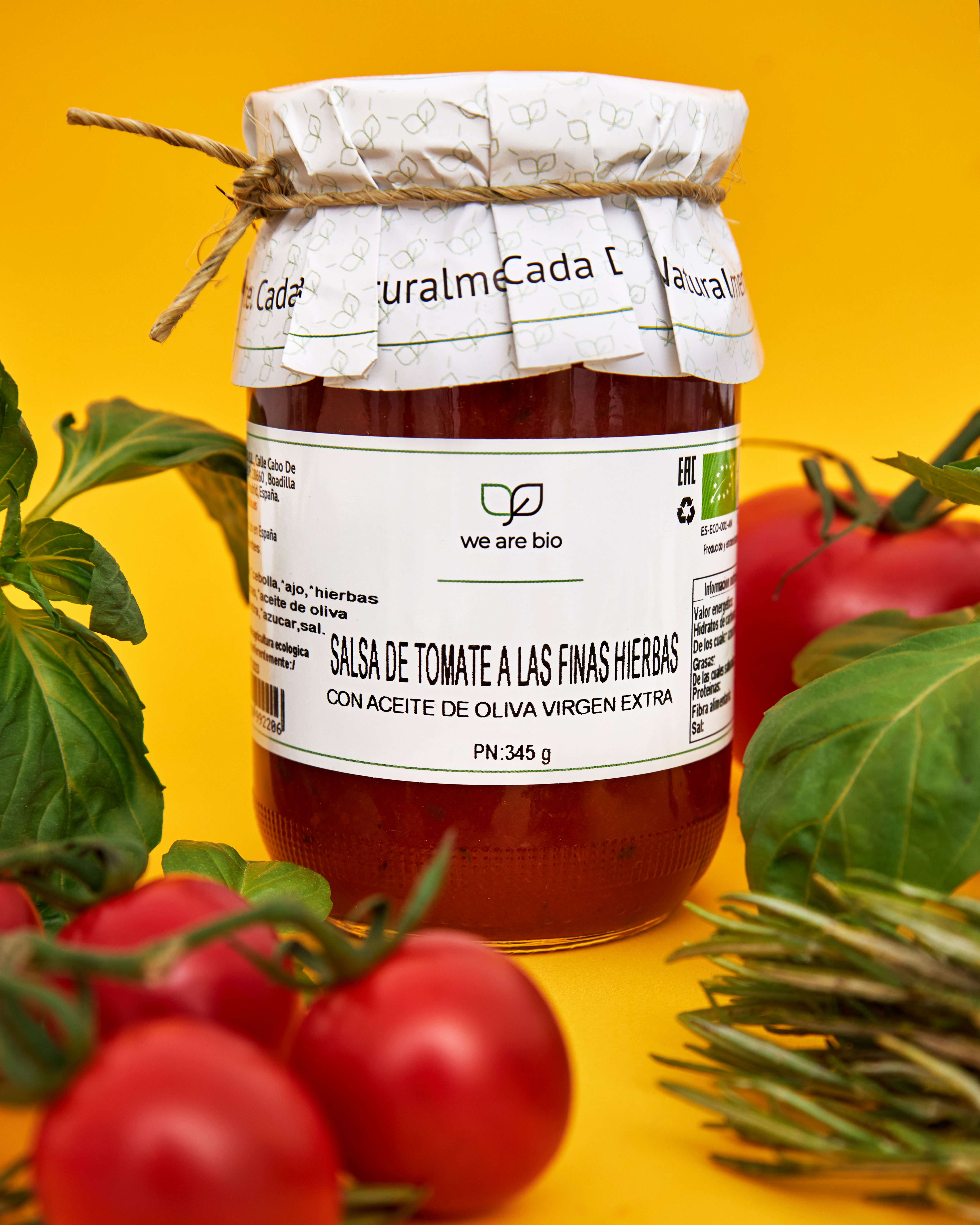 Tomato sauce with herbs